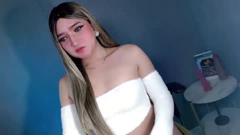 Snapshot of te_amo28 chatting on 03.07.25 ellaine online show from 03.07.25