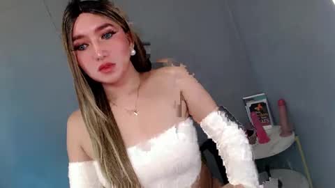 Snapshot of te_amo28 chatting on 03.09.25 ellaine online show from 03.09.25