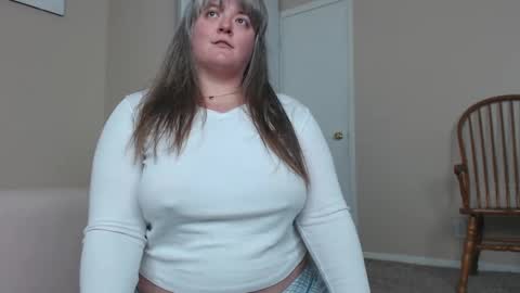 teases online show from 02.05.25