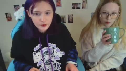 Snapshot of technical_face_powder_error chatting on 11.16.25 technical_face_powder_error online show from 11.16.25