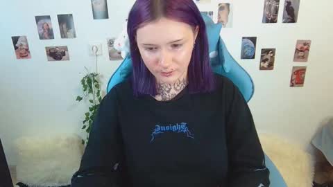 Snapshot of technical_face_powder_error chatting on 11.17.25 technical_face_powder_error online show from 11.17.25