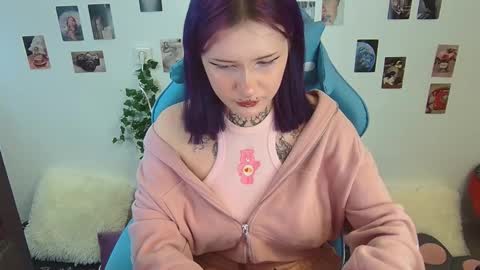 Snapshot of technical_face_powder_error chatting on 11.19.25 technical_face_powder_error online show from 11.19.25