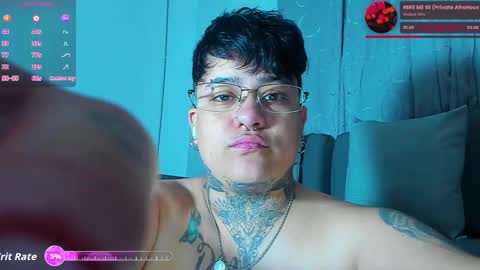 Snapshot of techno_420 chatting on 11.01.25 Charlee He online show from 11.01.25