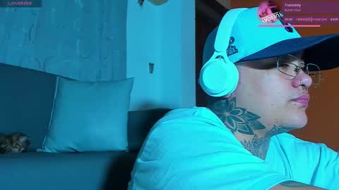 Snapshot of techno_420 chatting on 11.03.25 Charlee He online show from 11.03.25