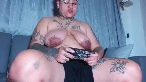 Snapshot of techno_420 chatting on 12.15.25 Charlee He online show from 12.15.25