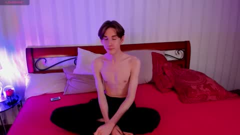 Snapshot of ted_lunn chatting on 11.09.25 Ted online show from 11.09.25