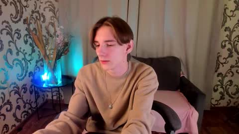 Snapshot of ted_lunn chatting on 11.11.25 Ted online show from 11.11.25