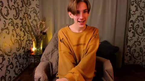 Snapshot of ted_lunn chatting on 11.25.25 Ted online show from 11.25.25