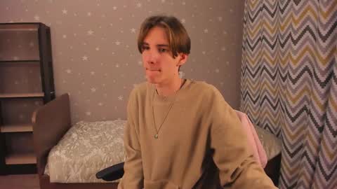 Snapshot of ted_lunn chatting on 12.05.25 Ted online show from 12.05.25