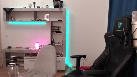 Teddy online show from 12.15.24