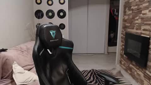 Teddy online show from 11.18.25