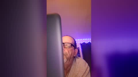Snapshot of tedestep2 chatting on 07.31.26 tedestep2 online show from 07.31.26