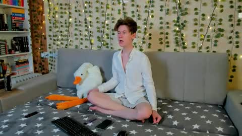 Snapshot of tedy_lun chatting on 03.11.26 tedy_lun online show from 03.11.26