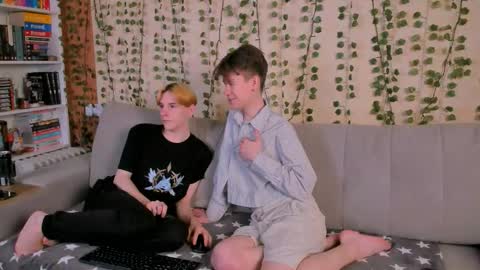 Snapshot of tedy_lun chatting on 03.26.26 tedy_lun online show from 03.26.26