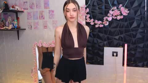 Alice and Cassie online show from 05.02.26