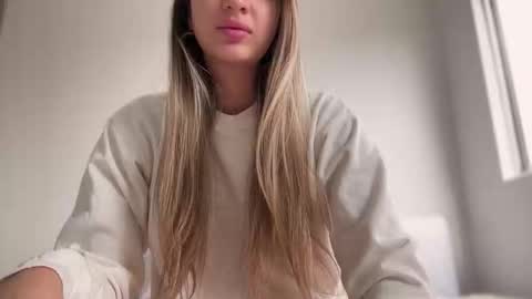 Amy No penetration Virgiin giirl online show from 11.03.25