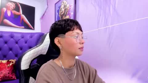 Snapshot of tefi_meow chatting on 09.25.25 Stefani  online show from 09.25.25