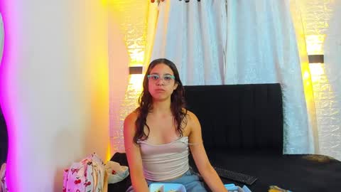 Snapshot of tefi_smit chatting on 05.26.26 tefi smit online show from 05.26.26