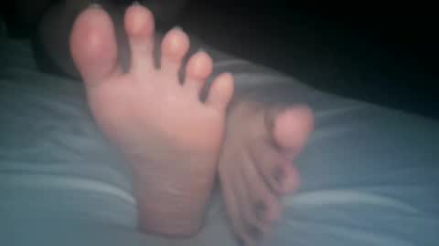 Viv West online show from 11.04.25