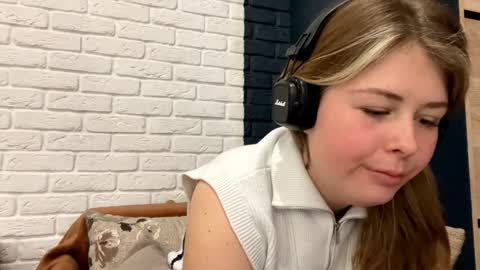 Lana online show from 03.20.26