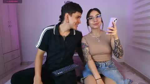 Snapshot of tender_dust chatting on 09.14.25 tender_dust online show from 09.14.25