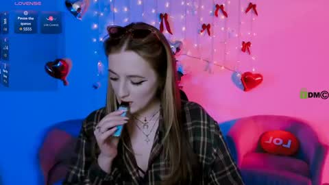ur Louise online show from 04.27.26