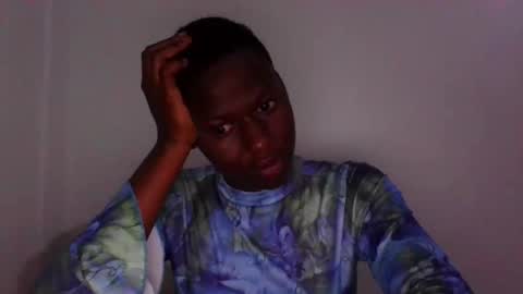 Snapshot of tenderbree chatting on 10.27.25 tenderbree online show from 10.27.25