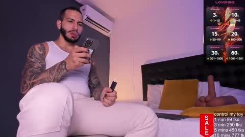 Teo Ferrer online show from 11.01.25