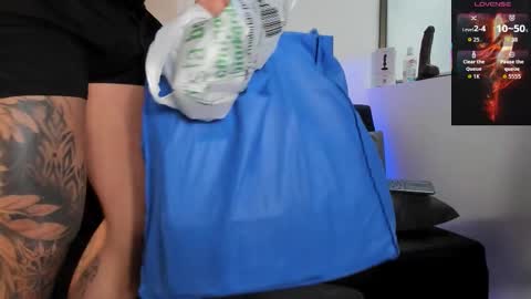 Teo Ferrer online show from 11.04.25