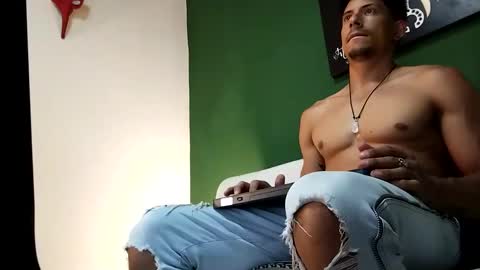 Snapshot of teoyes_ chatting on 09.12.25 teoyes_ online show from 09.12.25