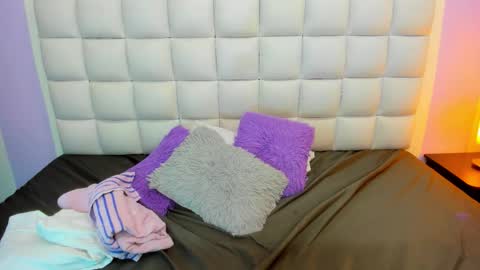 Snapshot of teresasroom_ chatting on 09.17.25 Teresa online show from 09.17.25