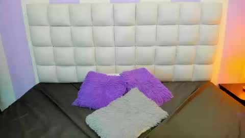 Snapshot of teresasroom_ chatting on 09.19.25 Teresa online show from 09.19.25