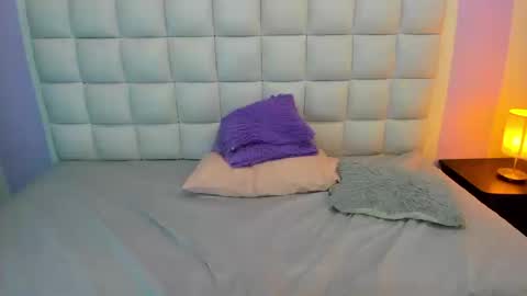 Snapshot of teresasroom_ chatting on 09.24.25 Teresa online show from 09.24.25