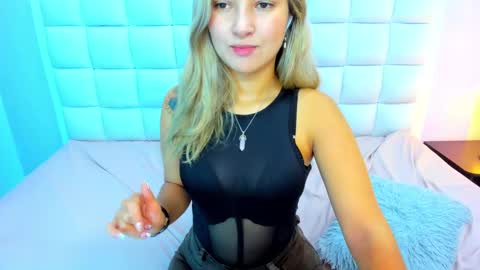 Snapshot of teresasroom_ chatting on 10.02.25 Teresa online show from 10.02.25