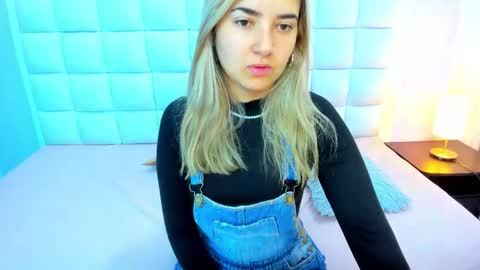 Snapshot of teresasroom_ chatting on 10.18.25 Teresa online show from 10.18.25