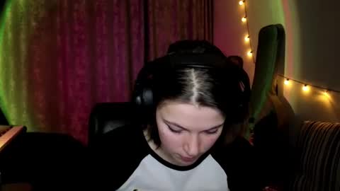 Anny Simpson online show from 03.04.26