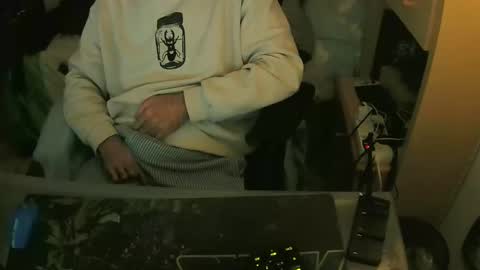 Snapshot of terwosdex chatting on 12.15.25 terwosdex online show from 12.15.25