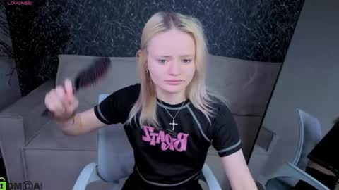 Tessa online show from 04.25.26
