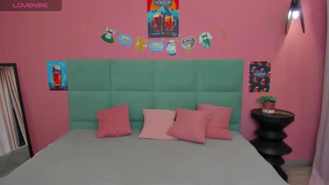 Snapshot of tessaadorable chatting on 09.23.25 Tessa 3 online show from 09.23.25