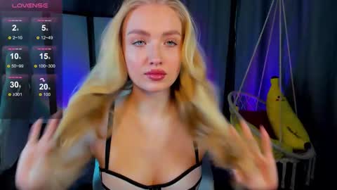 Snapshot of tessahamilton chatting on 02.10.26 TessaHamilton online show from 02.10.26