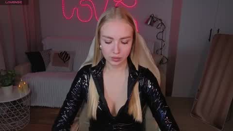 Snapshot of tessahamilton chatting on 02.23.26 TessaHamilton online show from 02.23.26