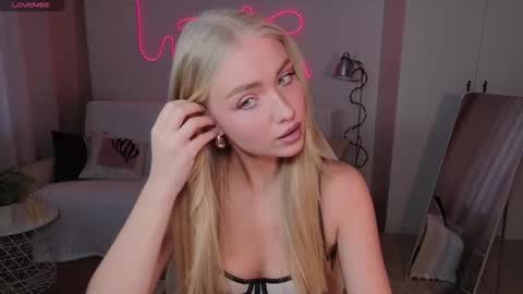 Snapshot of tessahamilton chatting on 03.07.26 TessaHamilton online show from 03.07.26