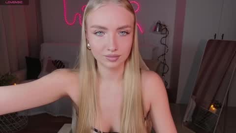 Snapshot of tessahamilton chatting on 03.08.26 TessaHamilton online show from 03.08.26