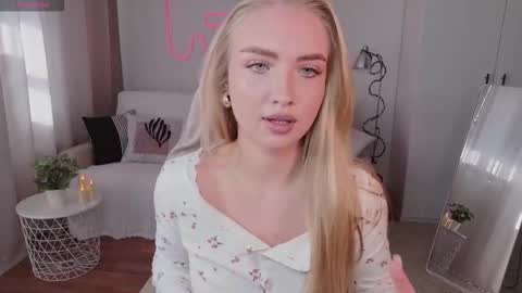 Snapshot of tessahamilton chatting on 03.14.26 TessaHamilton online show from 03.14.26