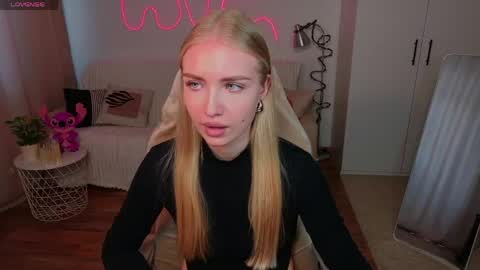 TessaHamilton online show from 05.12.26