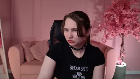 Snapshot of tessamill chatting on 05.22.26 Tessa online show from 05.22.26