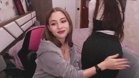 Snapshot of tessawillson chatting on 09.21.25 Tessa online show from 09.21.25