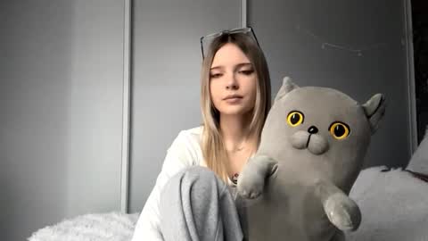 tessiebe online show from 02.17.26