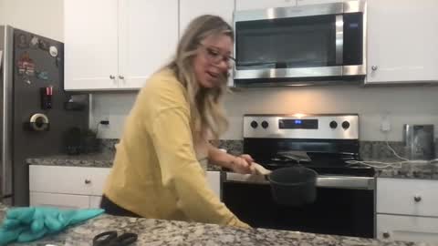 Daphne Summers online show from 11.12.25