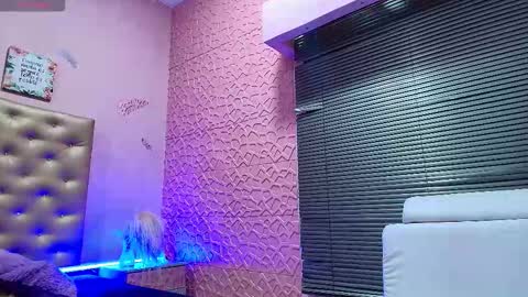 teylor_lovee online show from 12.17.25